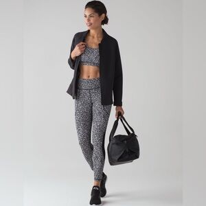 Lululemon Invigorate 7/8 Tight Size 8